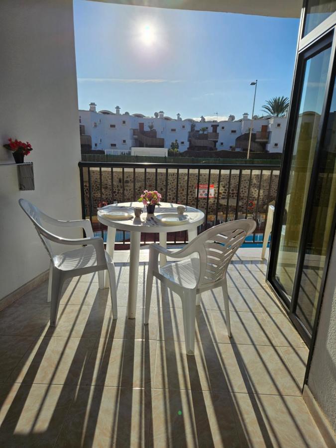Ocean Front Cozy 2 Bedroom, 3 Beds Spacious- Netflix, Pool, Beach Lift & Fast Wifi Playa del Ingles  Exterior photo