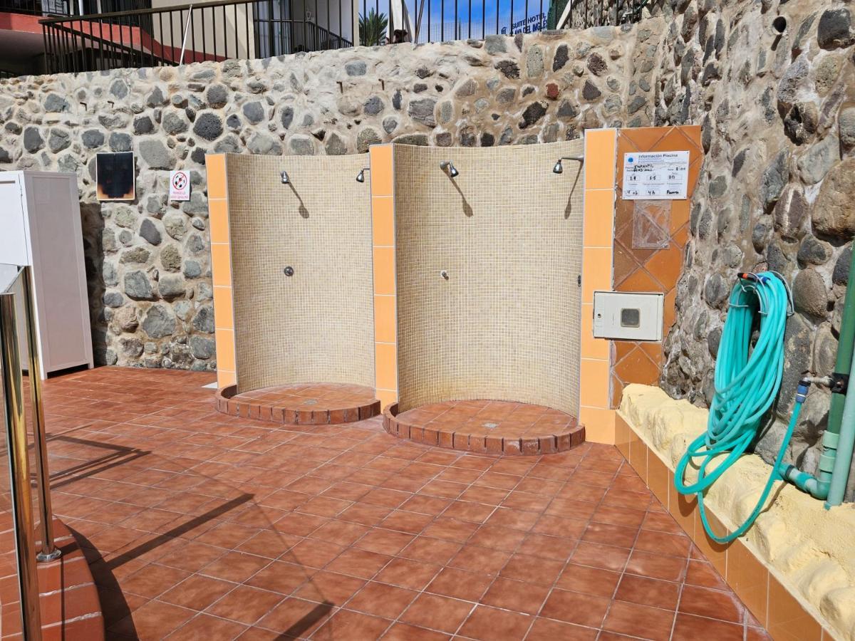 Ocean Front Cozy 2 Bedroom, 3 Beds Spacious- Netflix, Pool, Beach Lift & Fast Wifi Playa del Ingles  Exterior photo