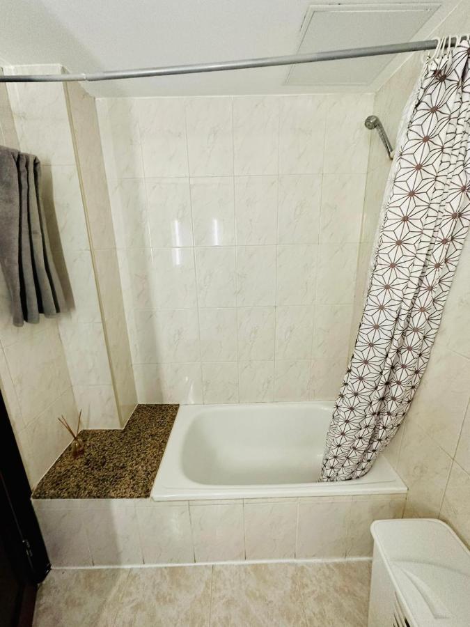 Ocean Front Cozy 2 Bedroom, 3 Beds Spacious- Netflix, Pool, Beach Lift & Fast Wifi Playa del Ingles  Exterior photo